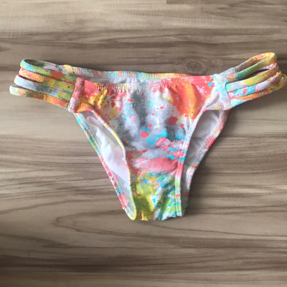 Strap bottoms